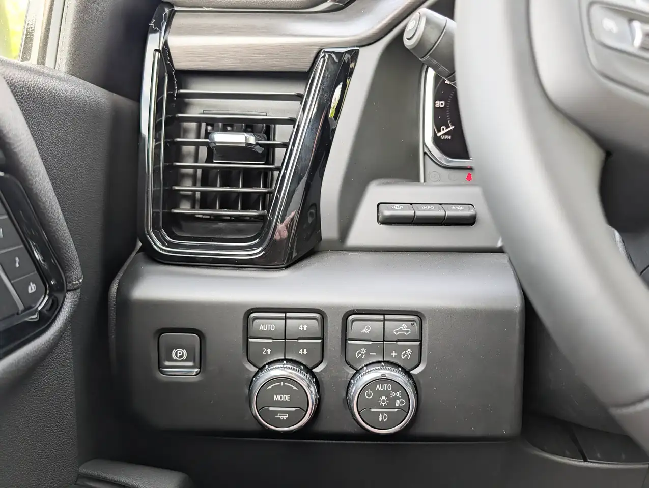 GMC Sierra 1500 photo GMC Sierra 1500