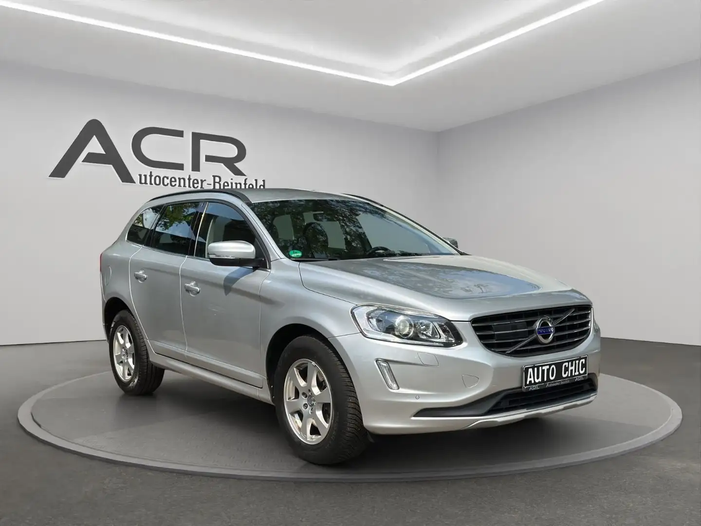 Volvo XC60 Momentum*ACC*Kamera*Xenon*Totwinkel*S-Heft! Ezüst - 1