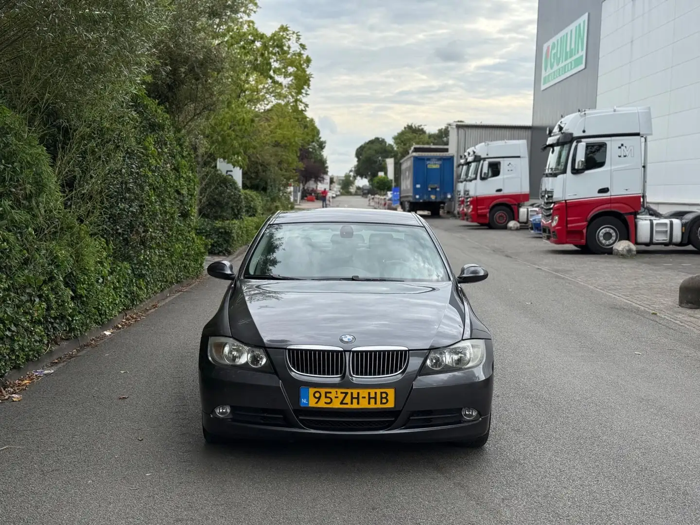 BMW 325 3-serie 325i AUTOMAAT NAVIGATIE/LEDER/CRUISE! NETT Grijs - 2