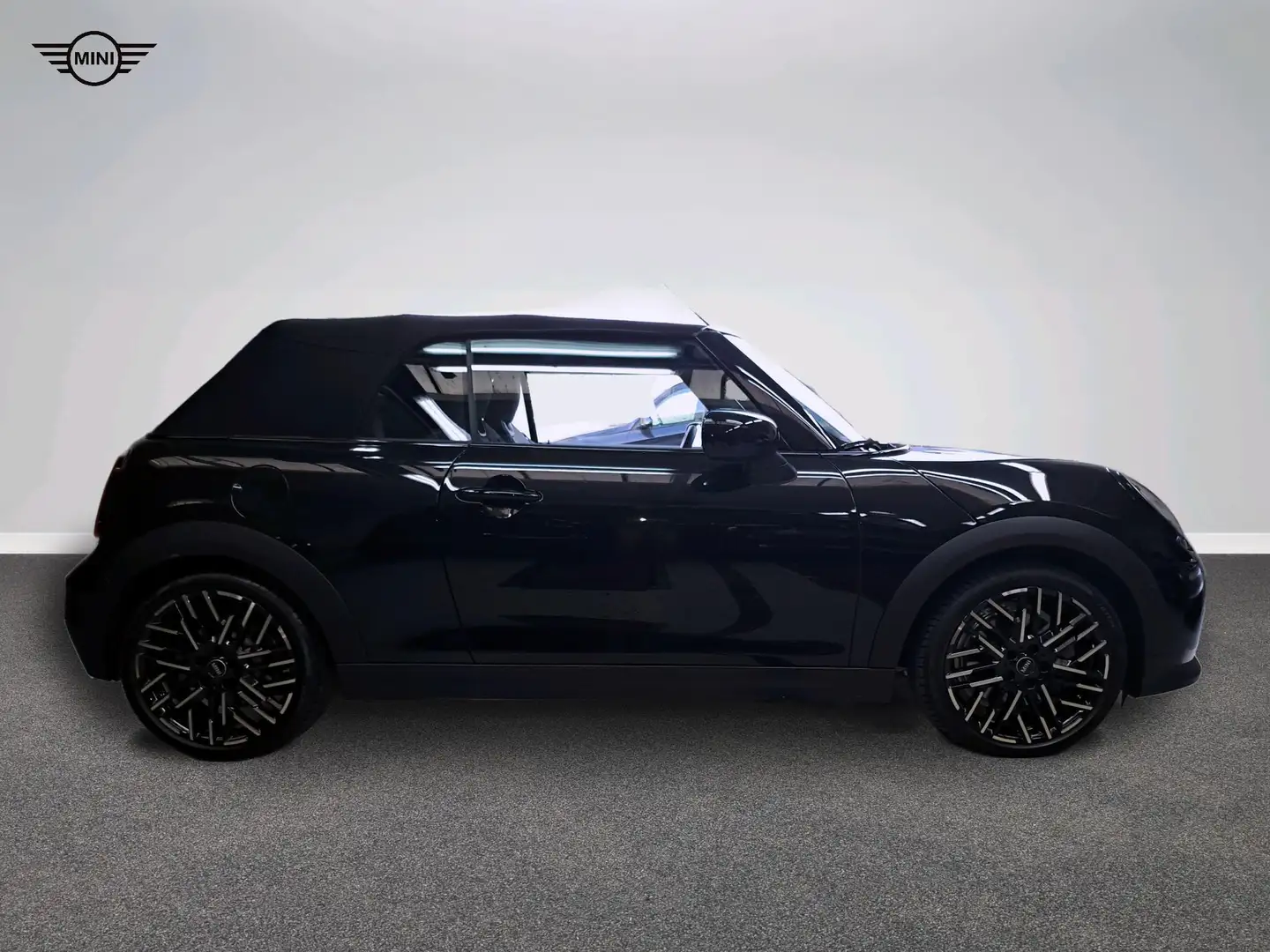 MINI Cooper C Cabrio Favoured Trim Noir - 2