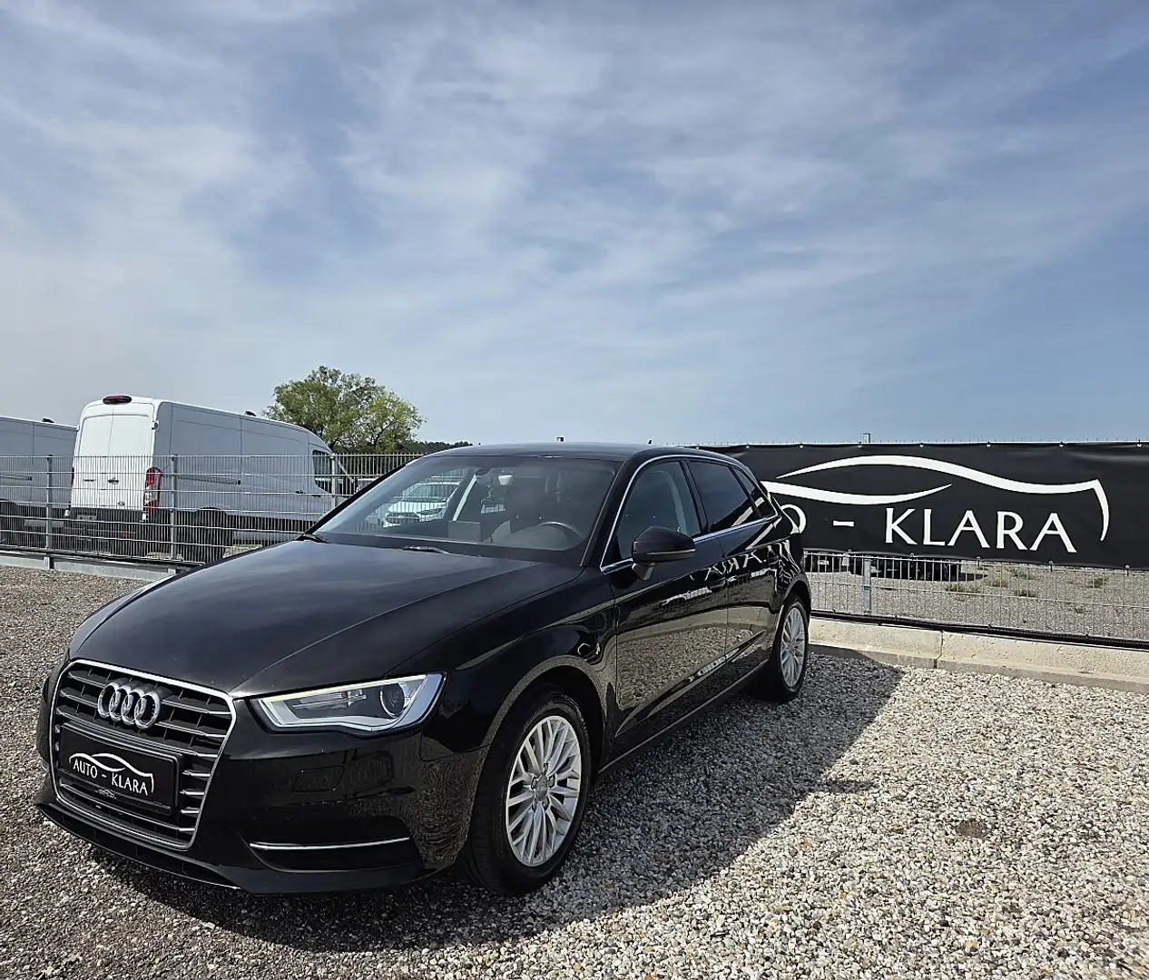 Audi A3 SB 1,6 TDI *S-tronic* Xenon* Navi * Sitzheizung * Schwarz - 1