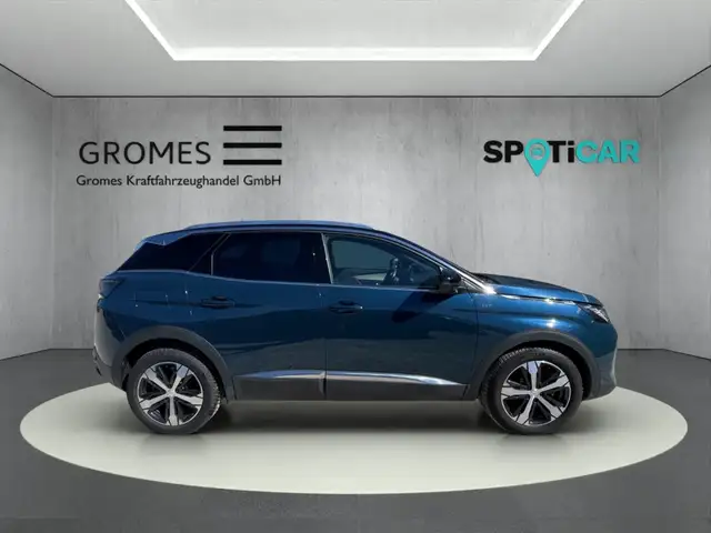 Peugeot 3008 view 2