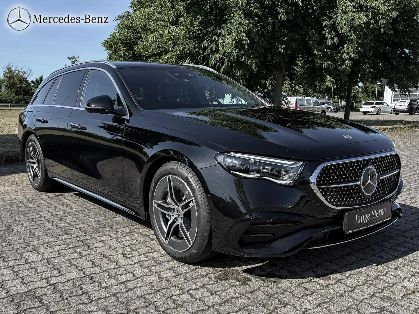 Mercedes-Benz E 220 d T AMG l MBUX+360°+AHK+Distro+DIG-LED+19 Noir - 2