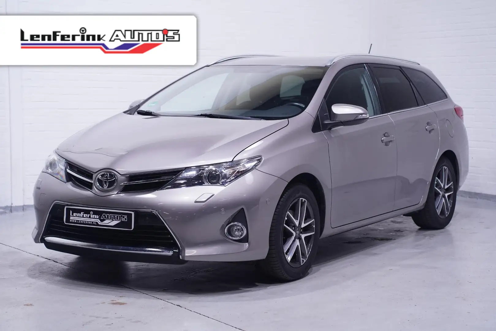Toyota Auris 1.8 First Edition navigatie camera private glas lm Grau - 1