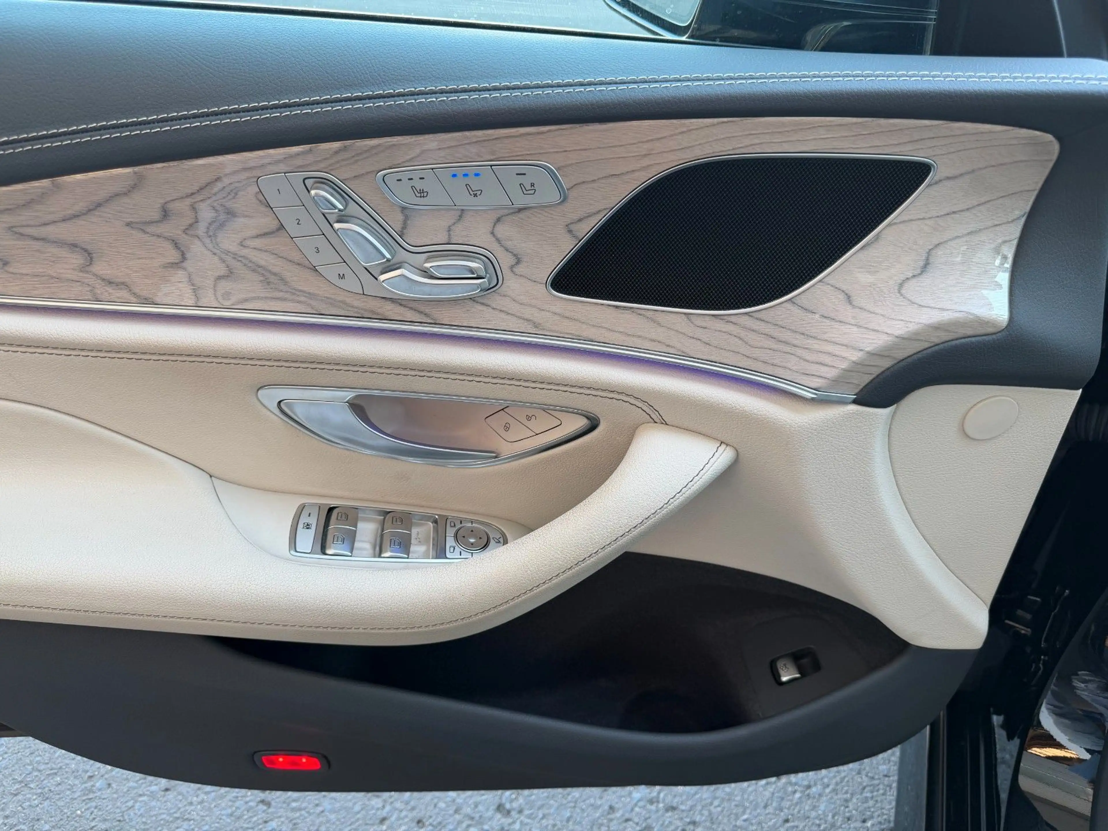 Mercedes-Benz CLS 450 4M+Distr+ESD+AirM+Sitzklima+360 — photo 12