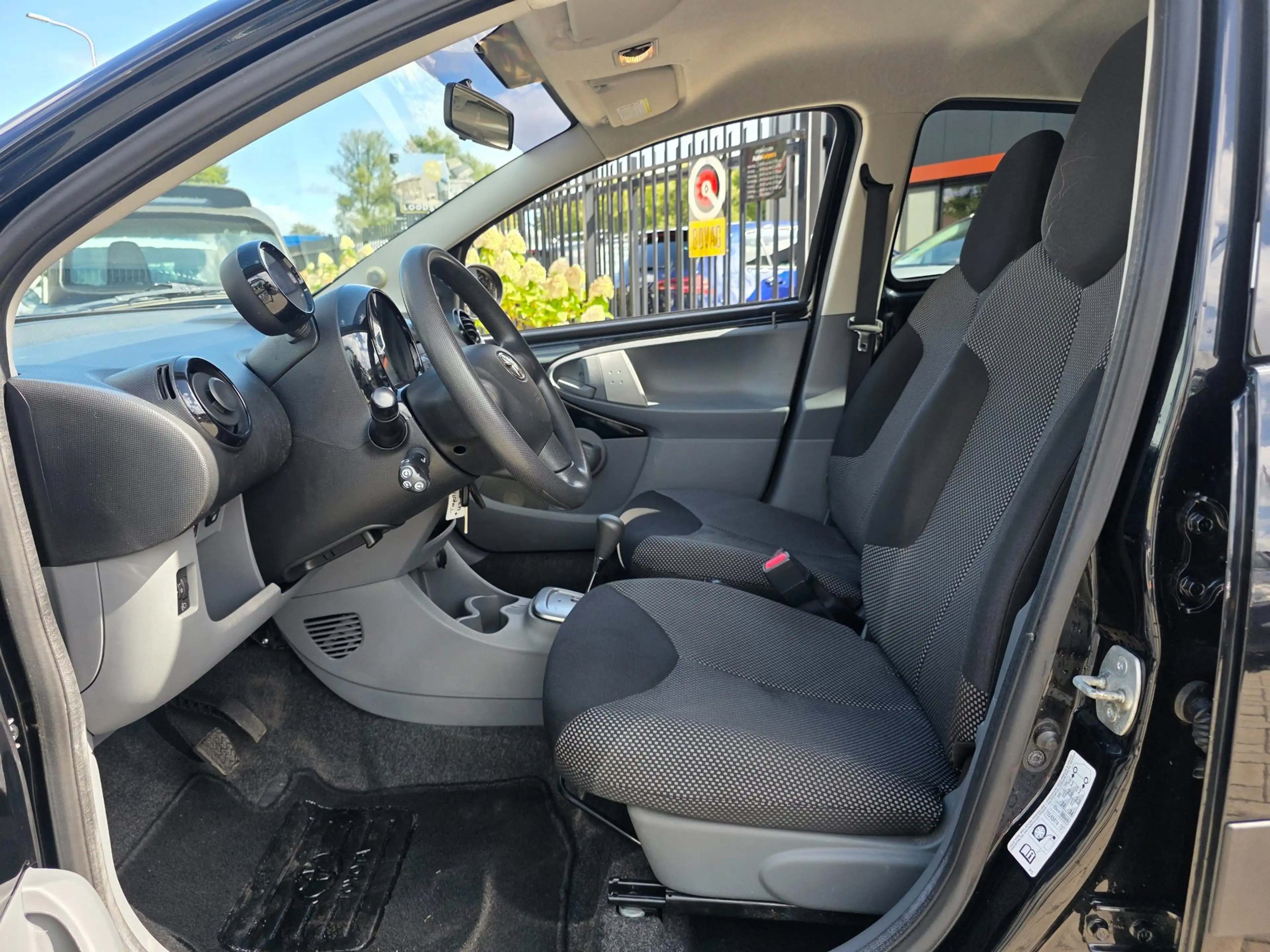Toyota Aygo 1.0-12V Dynamic Navigator | AUTOMAAT | Met airco, — photo 12