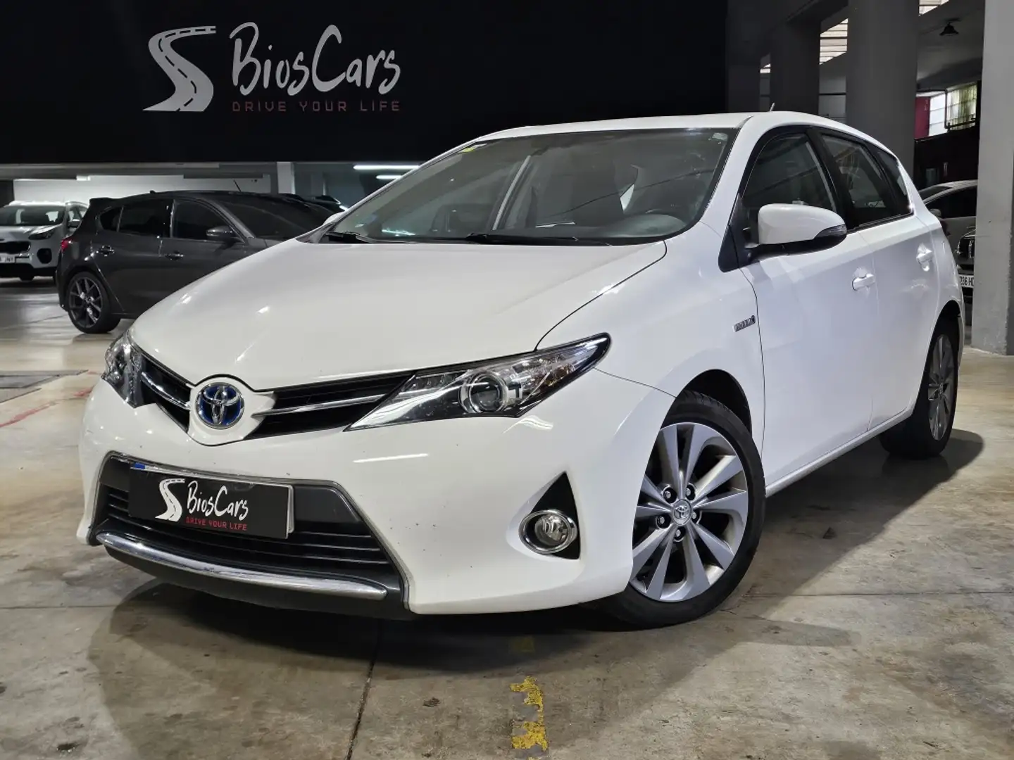Toyota Auris hybrid Advance Wit - 1