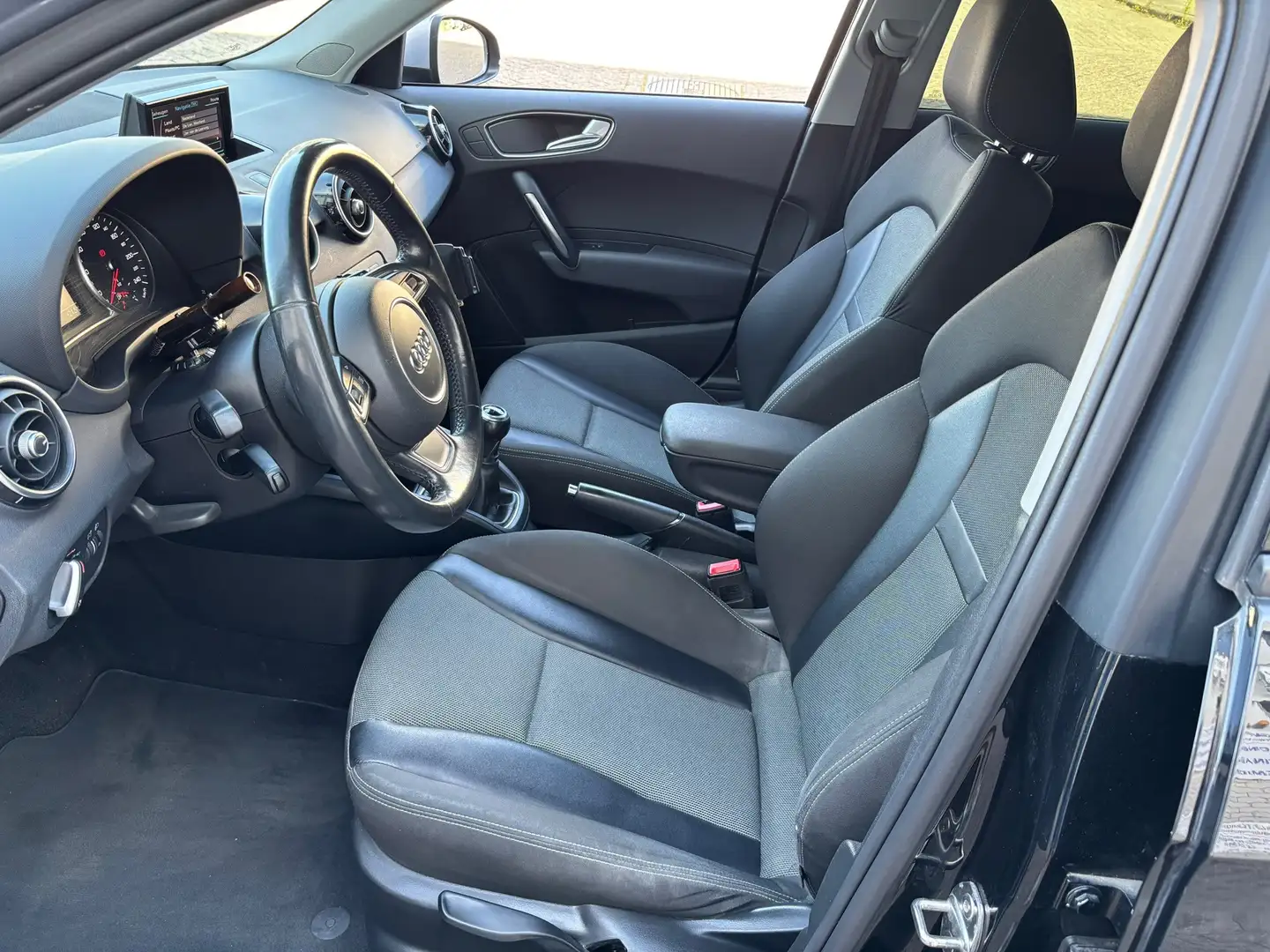 Audi A1 Sportback 1.0 TFSI Sport Pro Line/Navi/Pdc/18'' Schwarz - 2