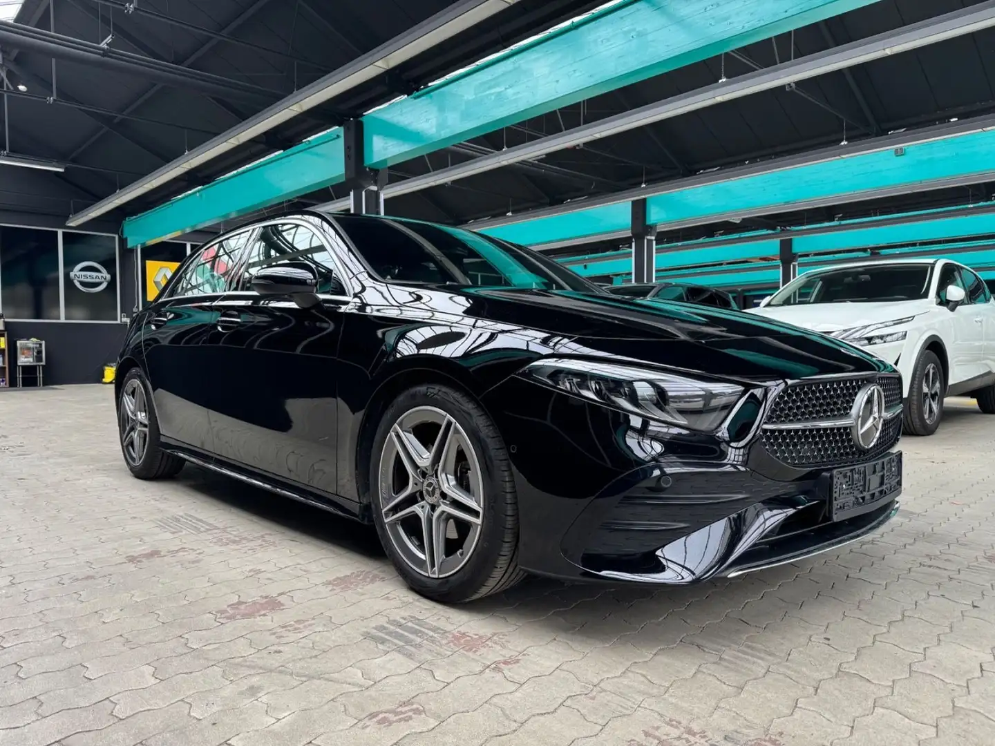 Mercedes-Benz A 200 AMG Premium auto Nero - 1