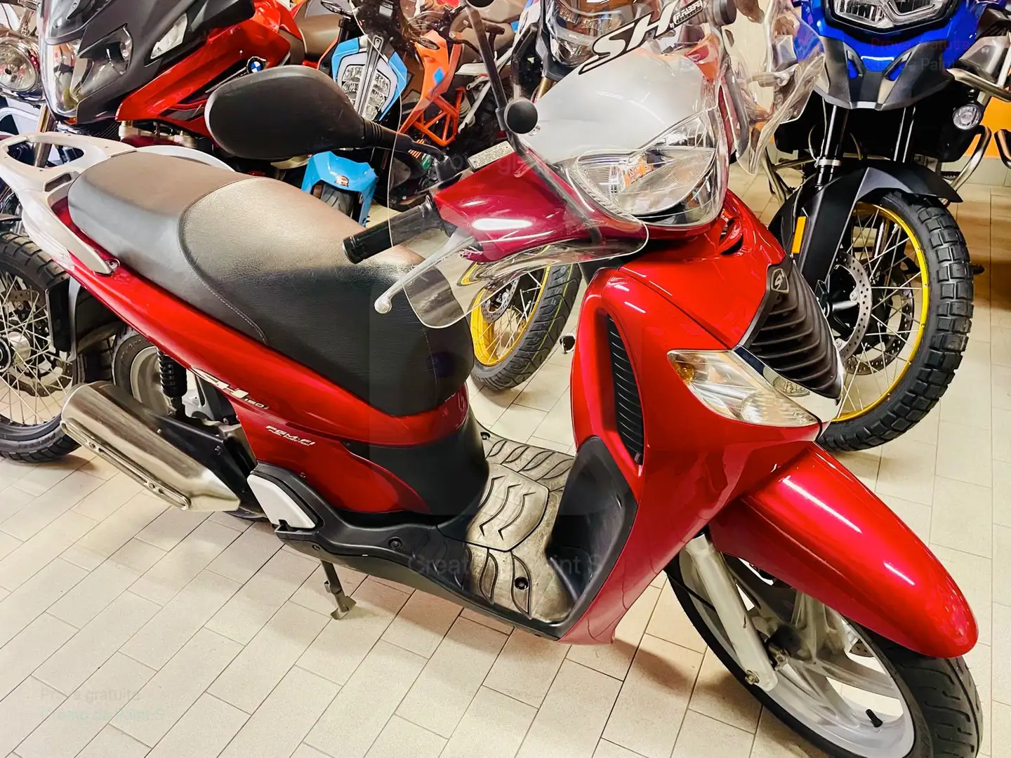 Honda SH 150i BORDEAUX Roşu - 1