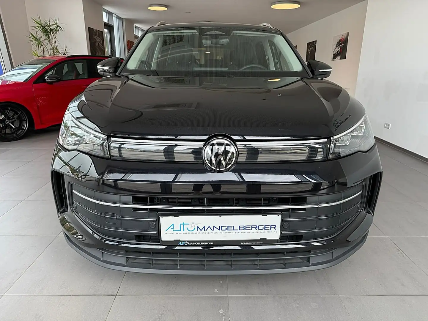 Volkswagen Tiguan 2.0 TDI SCR Life DSG Schwarz - 2