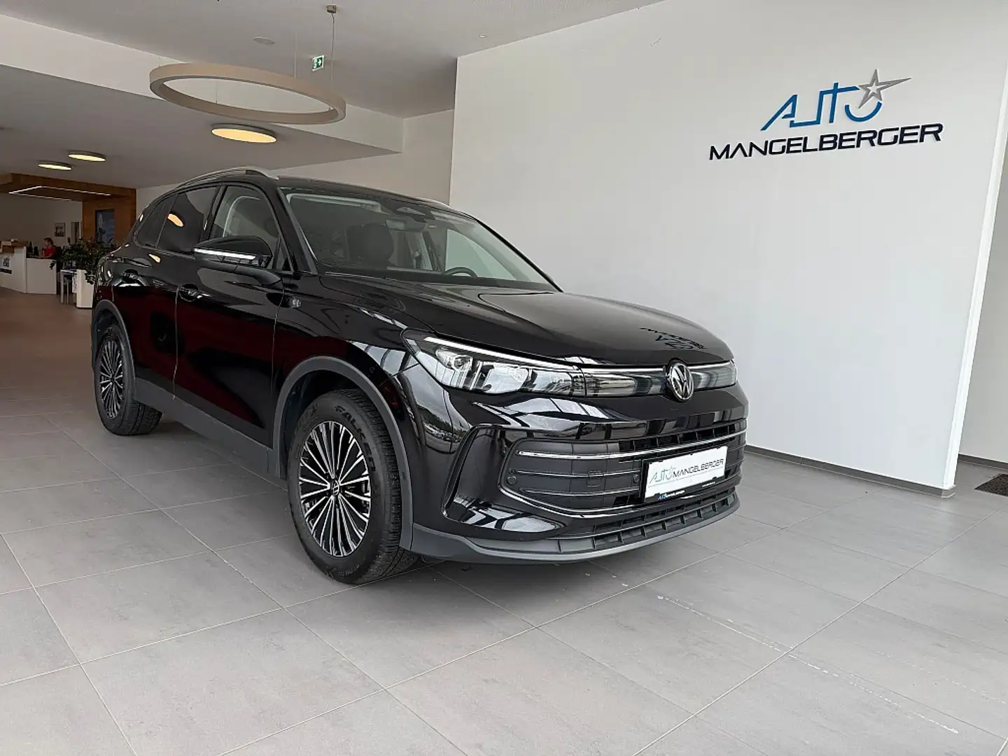 Volkswagen Tiguan 2.0 TDI SCR Life DSG Schwarz - 1
