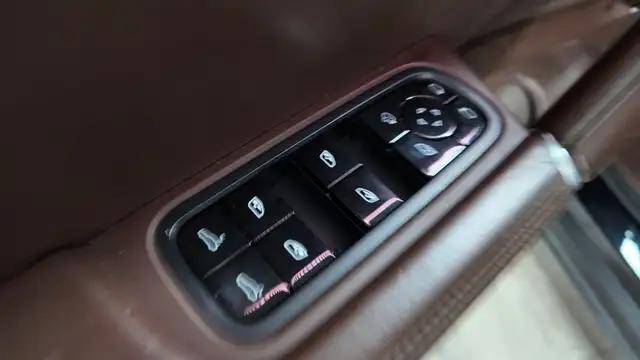 Porsche Cayenne view 15