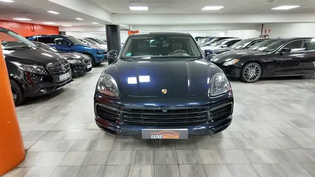 Porsche Cayenne view 2