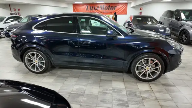 Porsche Cayenne view 7