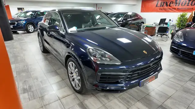 Porsche Cayenne view 8