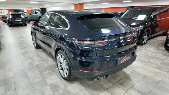 Porsche Cayenne view 4