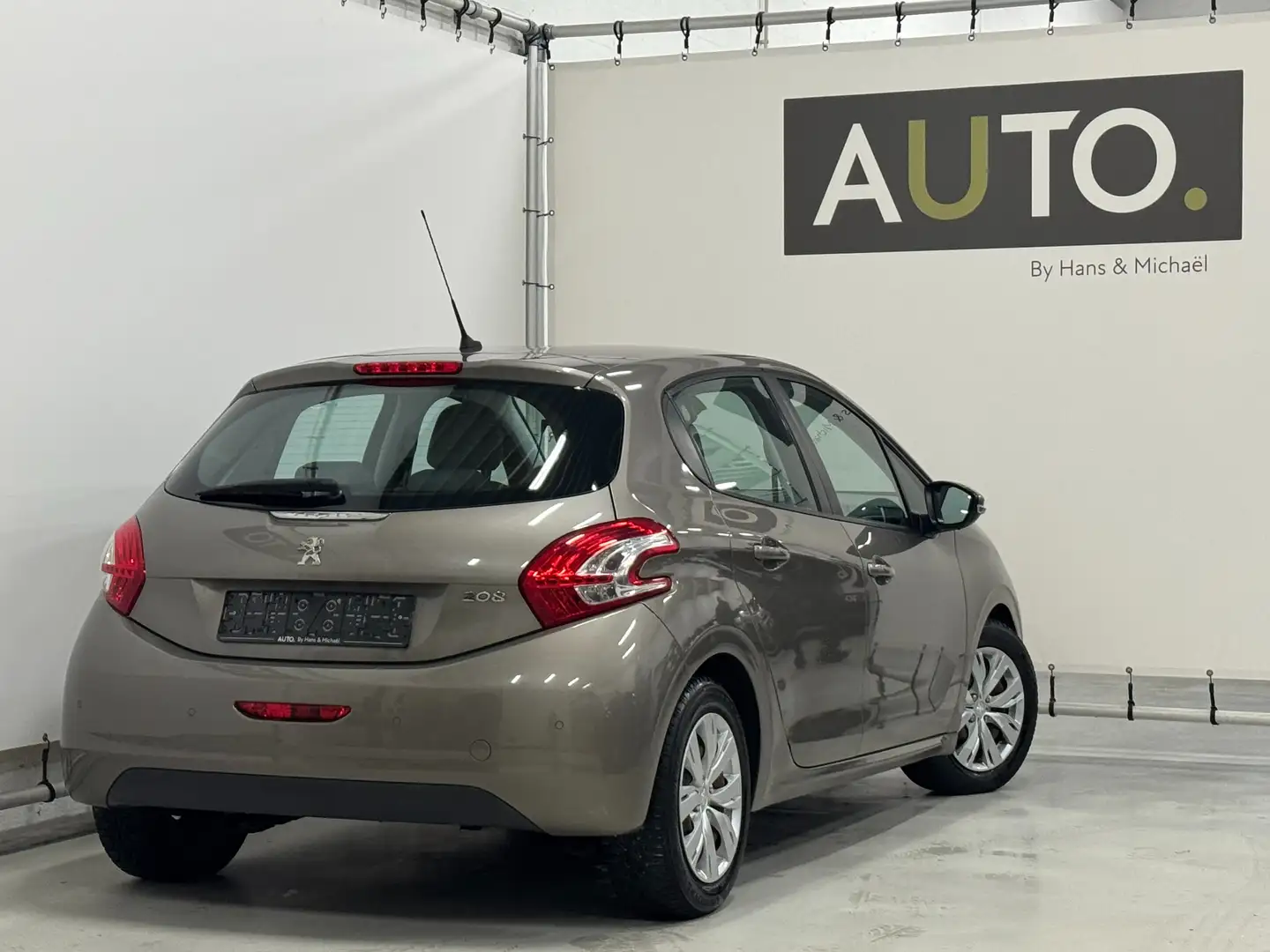 Peugeot 208 VTI 1.4i 95pk *NAVI*TOPSTAAT* Beige - 2