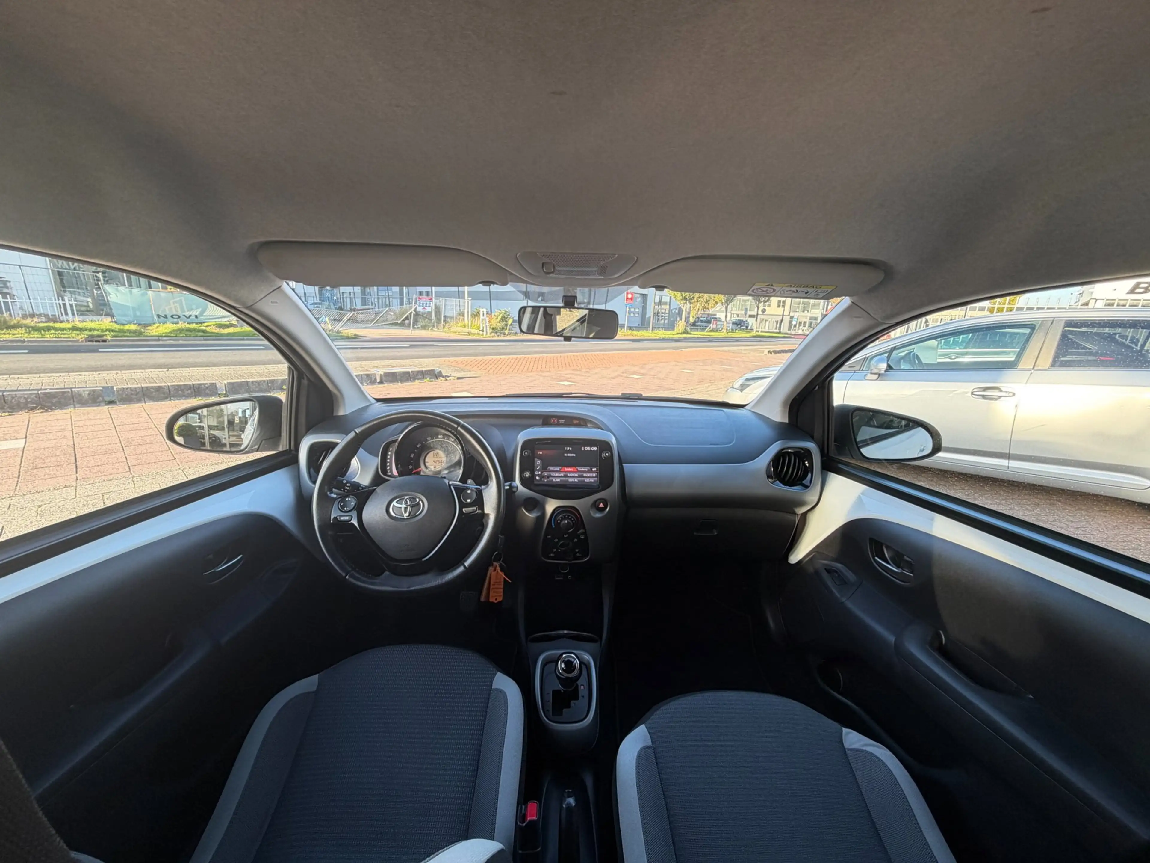 Toyota Aygo 1.0 VVT-i x-play AUTOMAAT|Clima|CAM|Carplay|TEL — photo 2