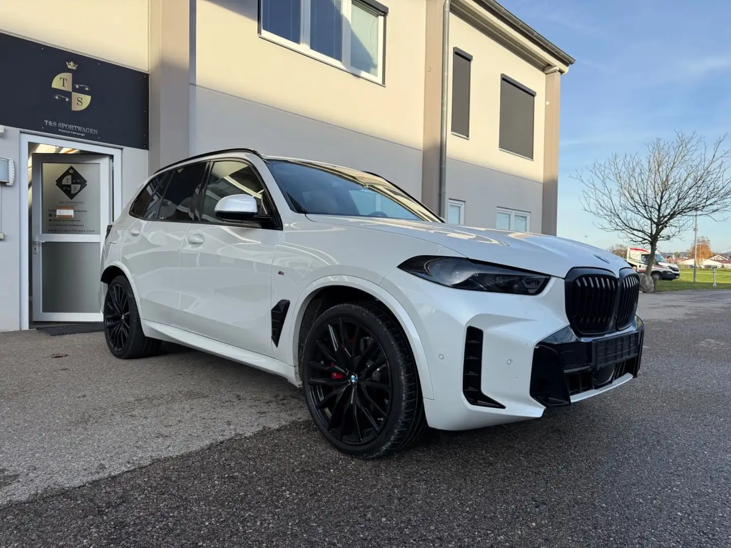 BMW X5 40 d xDrive M Sport*Luftfederung*Pano*AHK* Weiß - 1