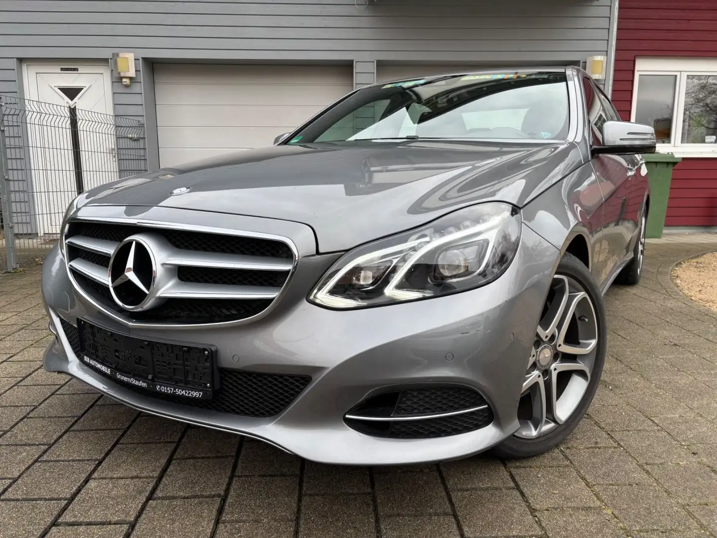 Mercedes-Benz E 200 E Limousine E 200 CGI BlueEfficiency siva - 2