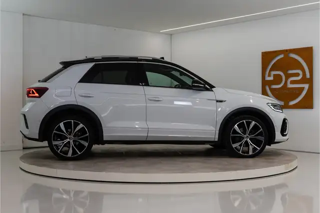 Volkswagen T-Roc view 6