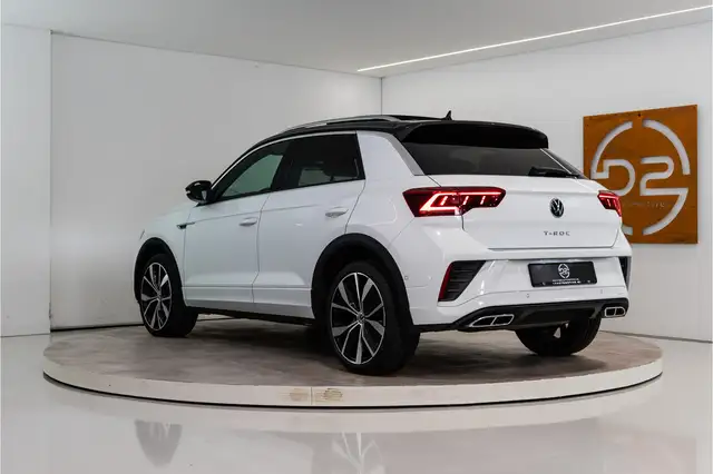 Volkswagen T-Roc view 3