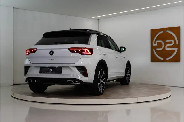 Volkswagen T-Roc view 5
