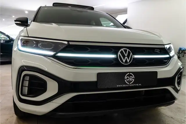 Volkswagen T-Roc view 10