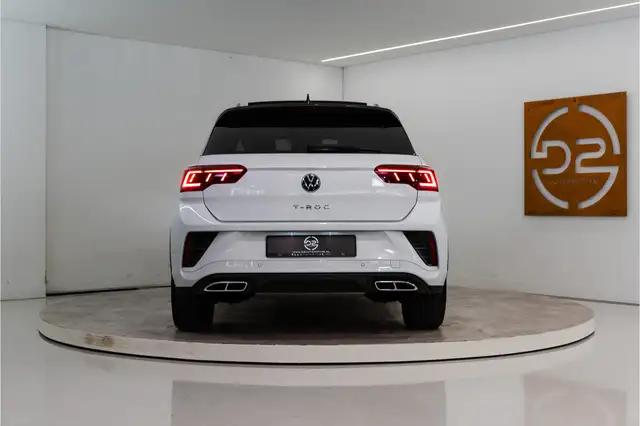 Volkswagen T-Roc view 4