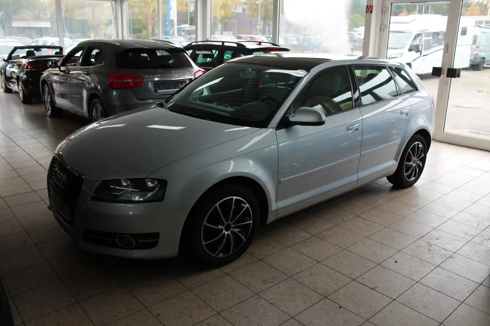 Audi A3 Sportback 1.2 TFSI Attraction Silber - 2
