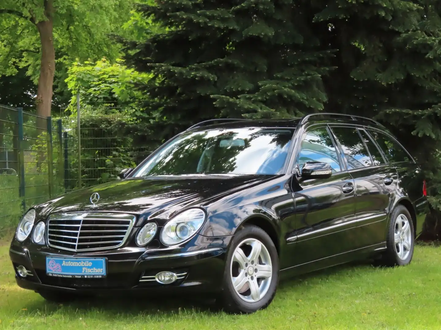 Mercedes-Benz E 280 T  "Schwarz-Met.-Leder-Avantgarde" Negru - 1