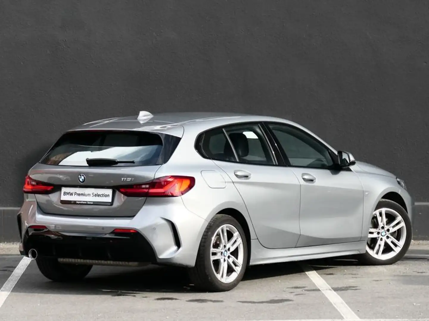 BMW 118 118iA Hatch M Sport Gris - 2