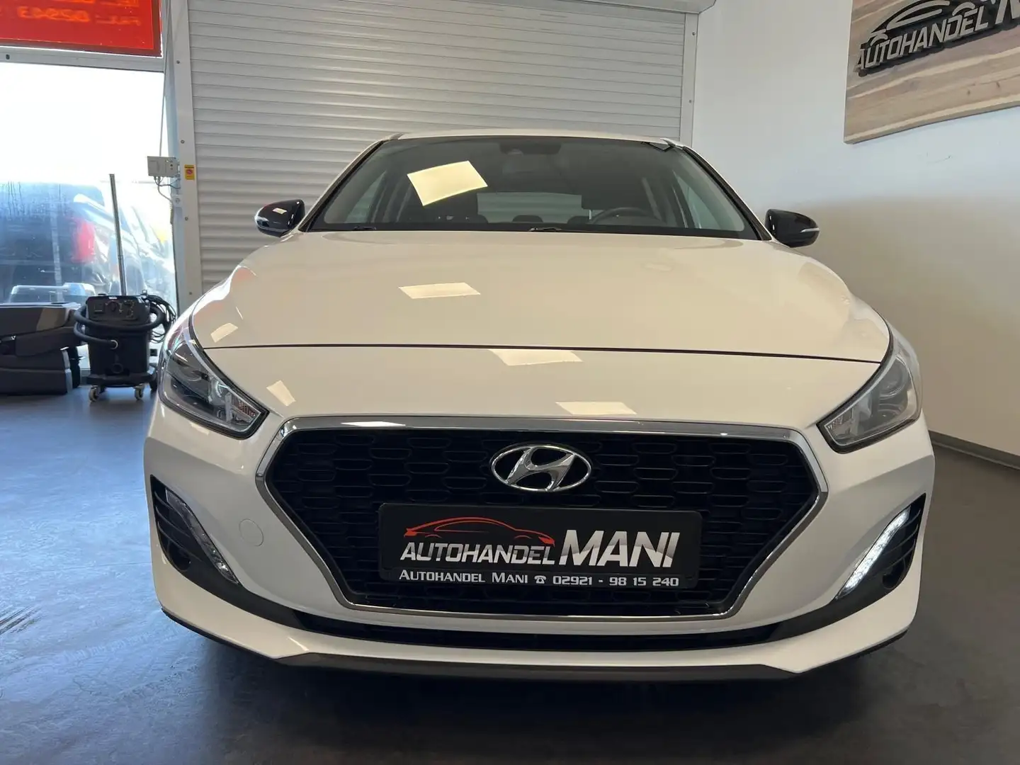 Hyundai i30 YES!/Kamera/PDC/LED/Tempomat/Alu/Klima/DAB Weiß - 2