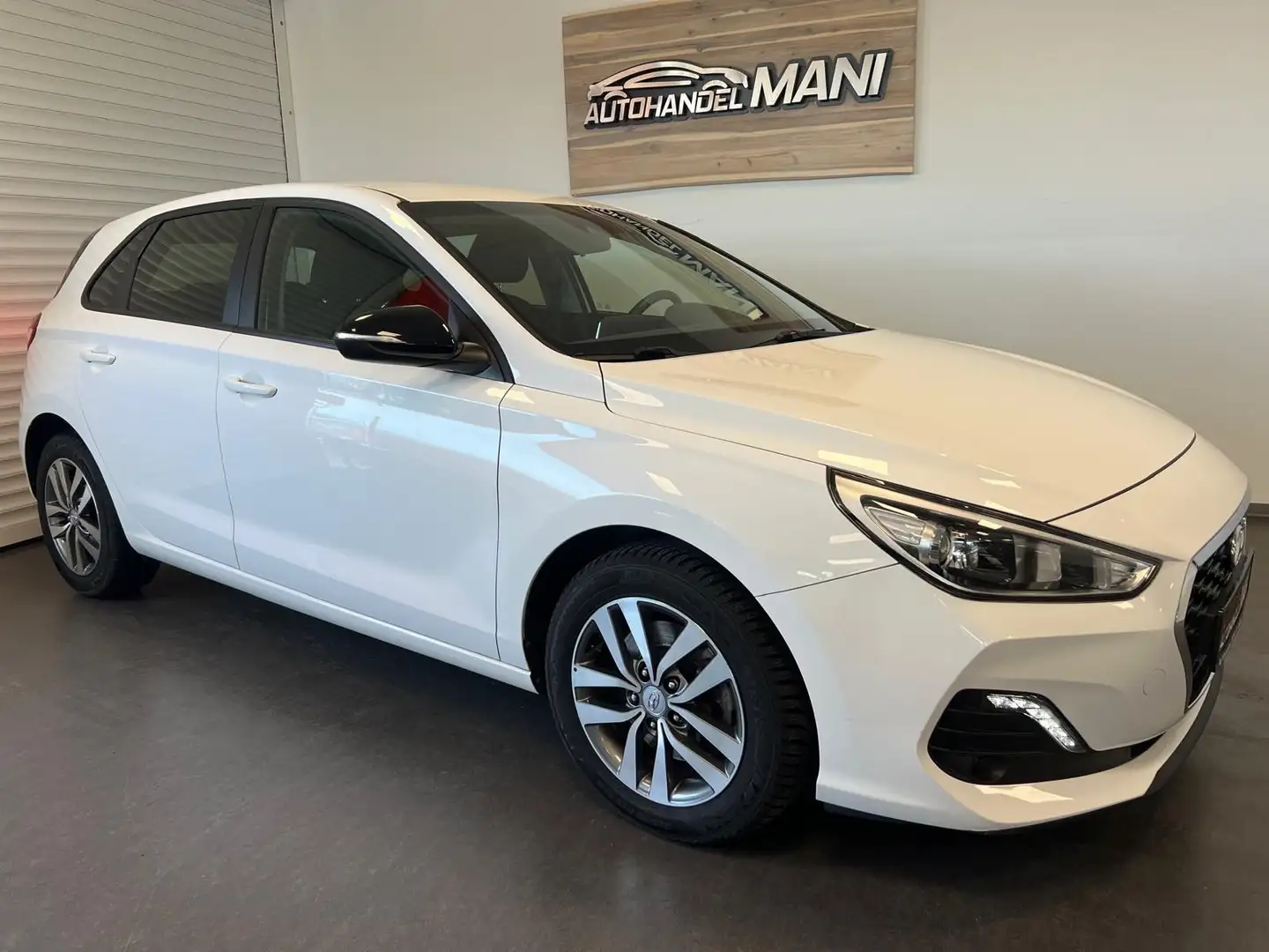 Hyundai i30 YES!/Kamera/PDC/LED/Tempomat/Alu/Klima/DAB Weiß - 1