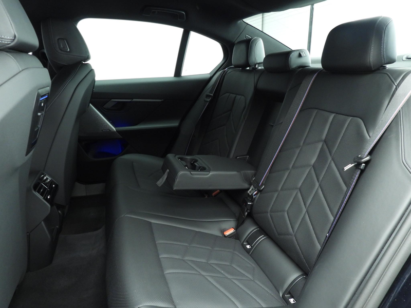 BMW 550 5 Serie Sedan 550e xDrive M-Sportpakket Pro / — photo 8