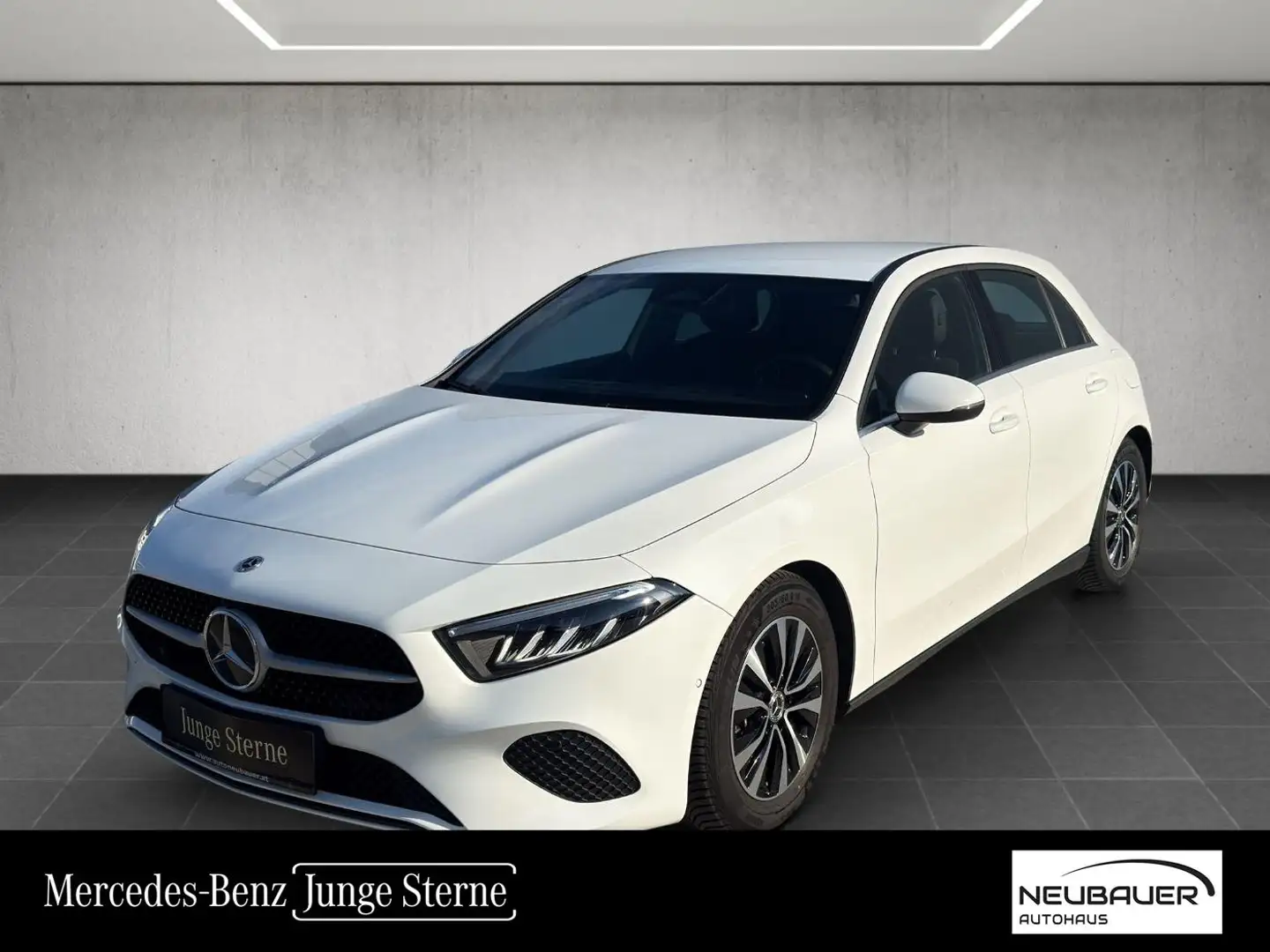 Mercedes-Benz A 180 d Kompaktlimousine Österreich-Edition PTS Weiß - 1