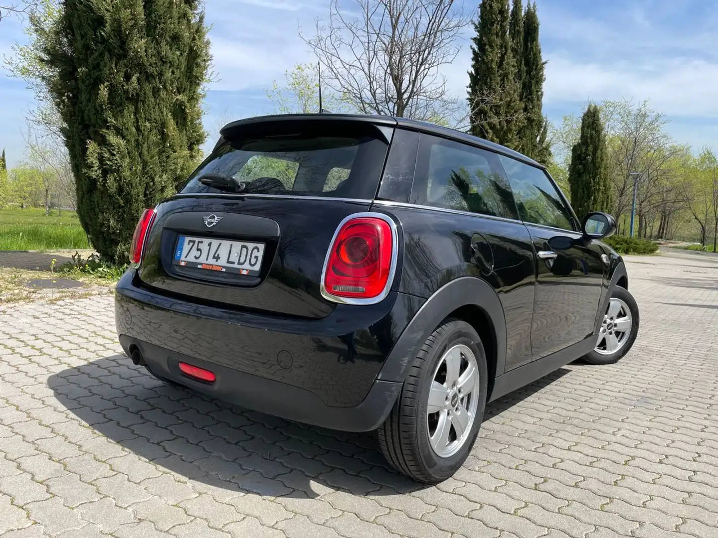 MINI 1.5 95cv 6 vel. *IVA deducible* *153.000 km* *12-2 Negro - 2