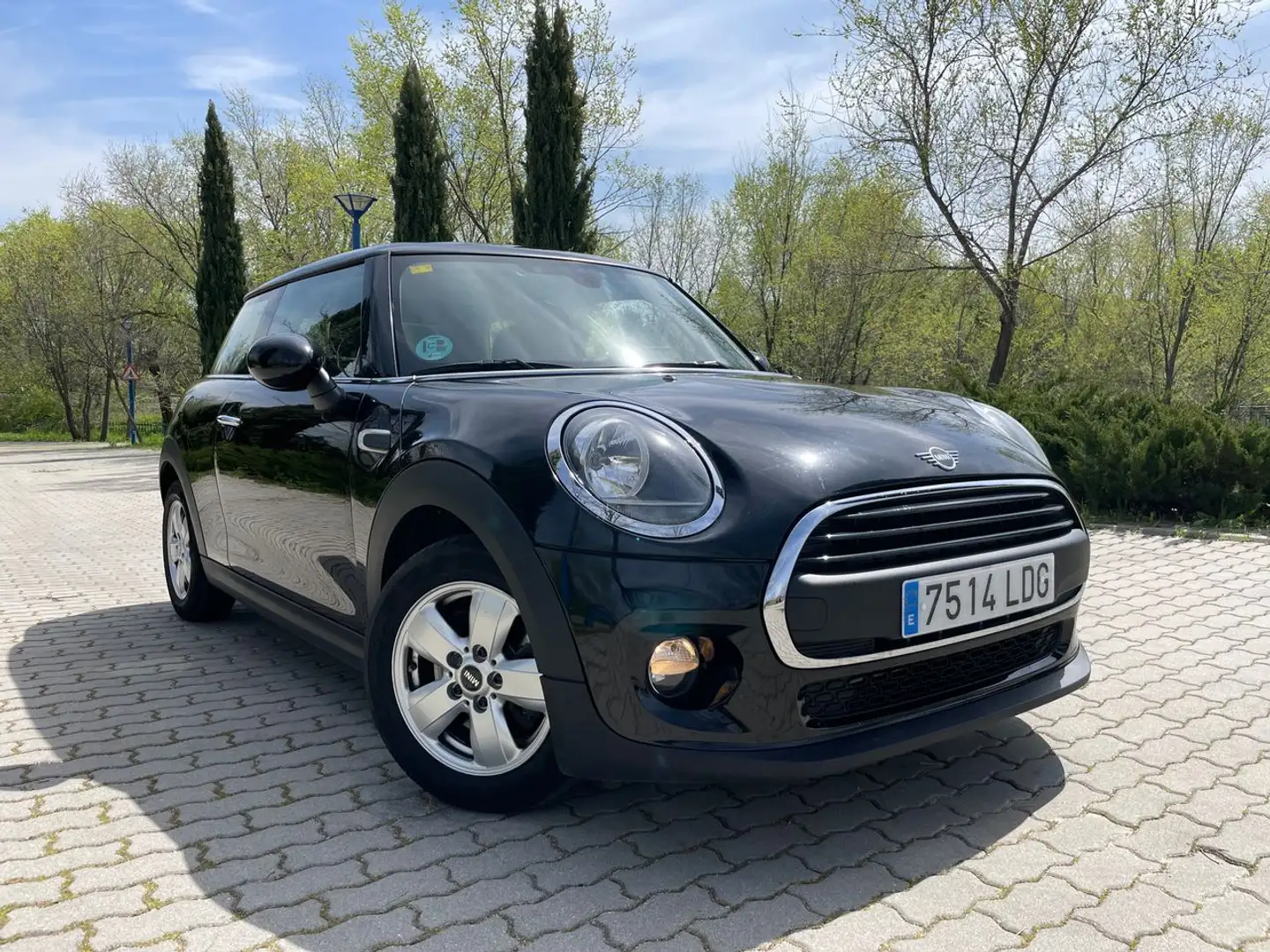 MINI 1.5 95cv 6 vel. *IVA deducible* *153.000 km* *12-2 Negro - 1