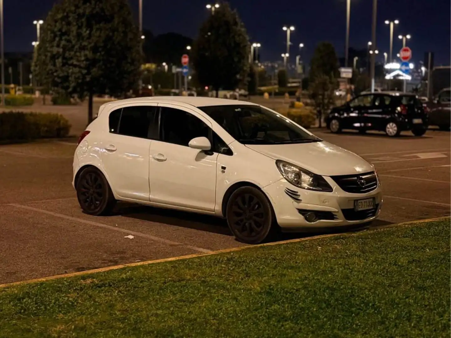Opel Corsa Corsa IV 2010 5p 1.2 Edition Gpl-tech 80cv Bianco - 1