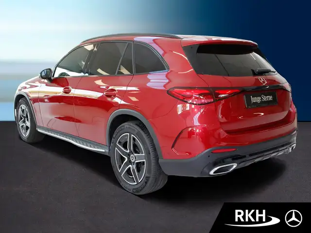 Mercedes-Benz GLC view 4