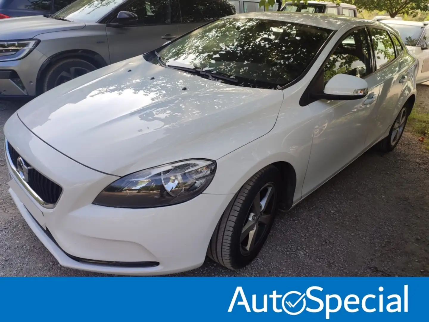 Volvo V40 D2 Kinetic 120 Blanco - 1