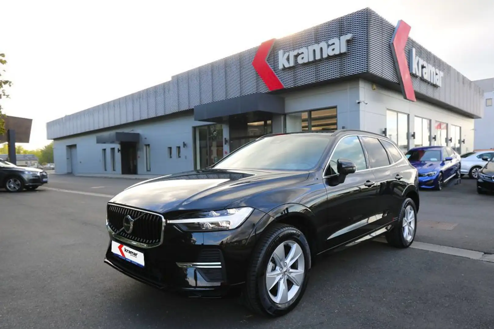 Volvo XC40 XC60 B5 AWD Automatik Core VIRTUAL/LED Noir - 1