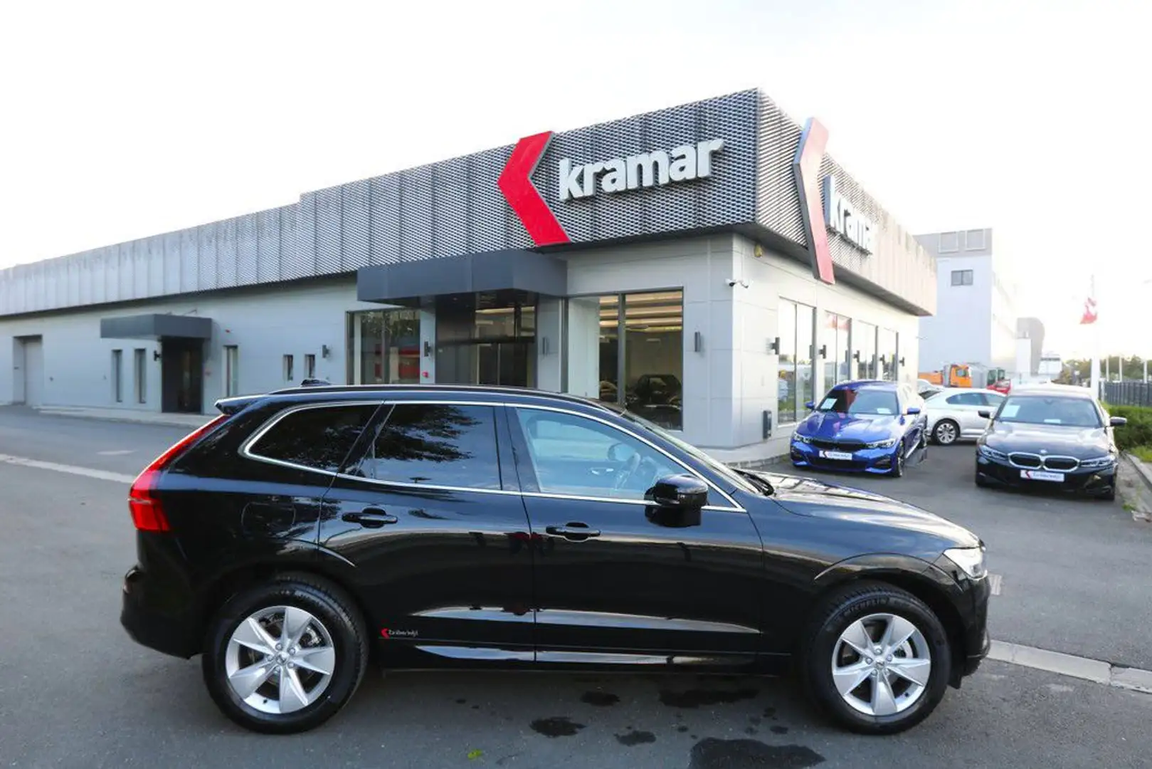 Volvo XC40 XC60 B5 AWD Automatik Core VIRTUAL/LED Noir - 2