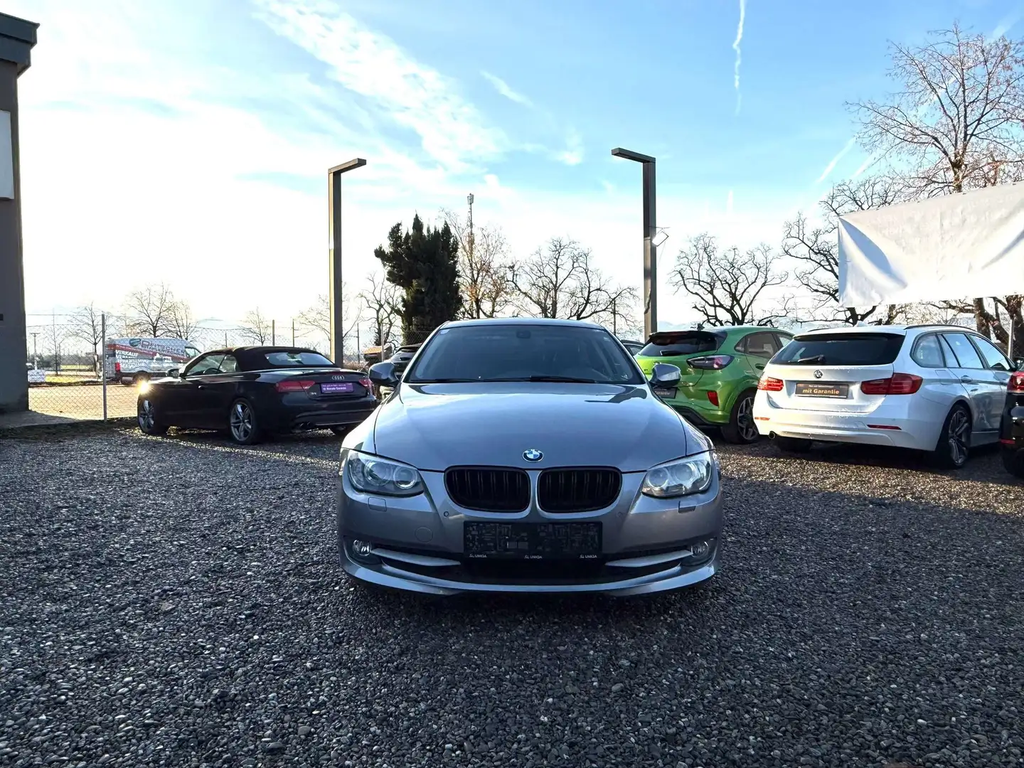BMW 320 Coupé Silber - 2