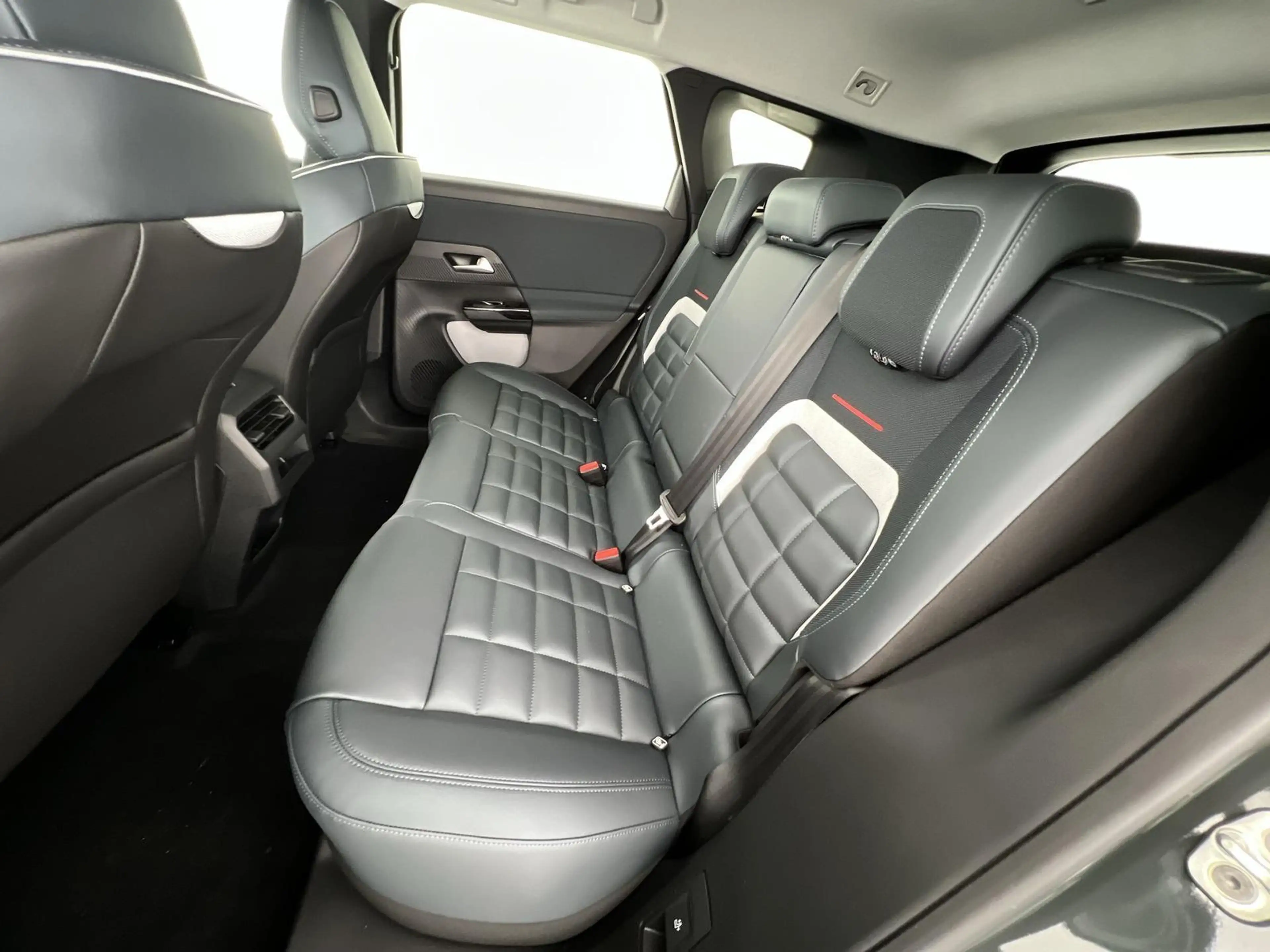 Citroen C5 Aircross Max *NAVI*360°K*ACC*uvm — photo 8