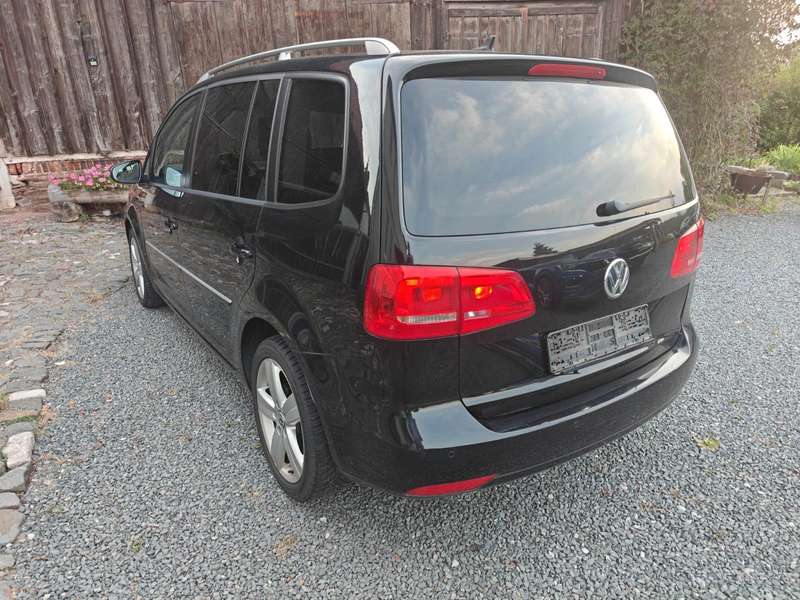 Volkswagen Touran Highline — photo 8