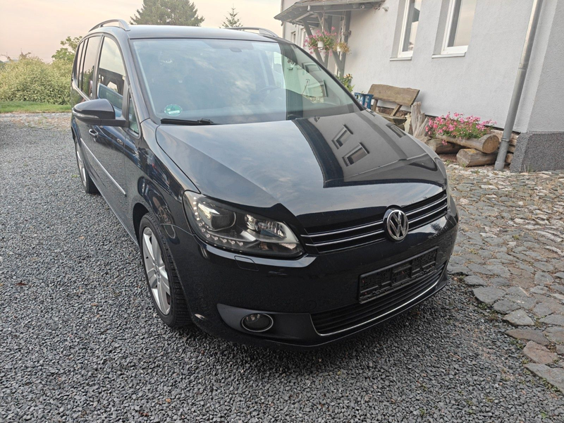 Volkswagen Touran Highline — photo 13