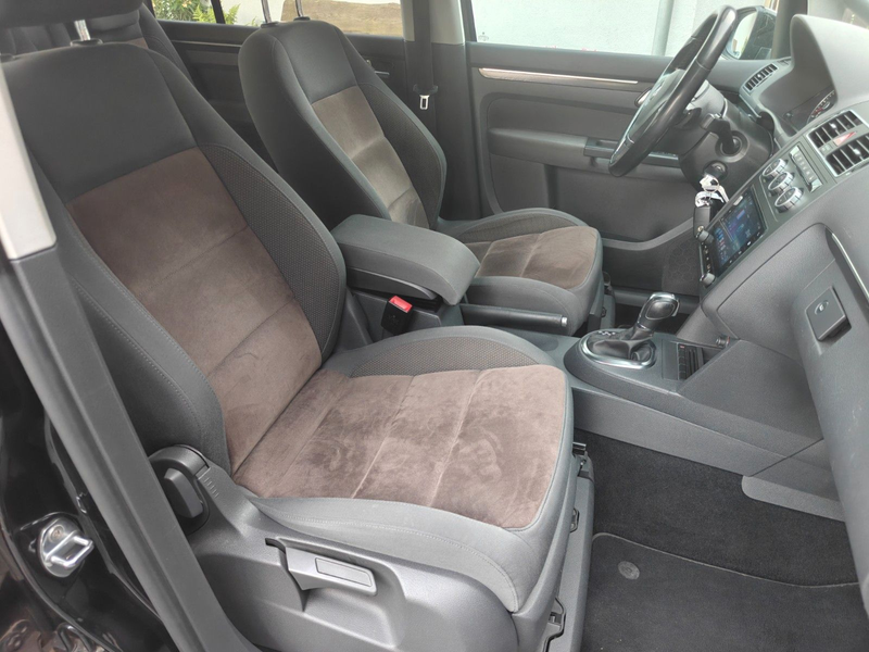 Volkswagen Touran Highline — photo 15