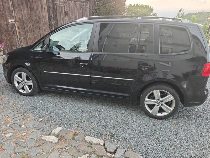 Volkswagen Touran Highline — photo 7
